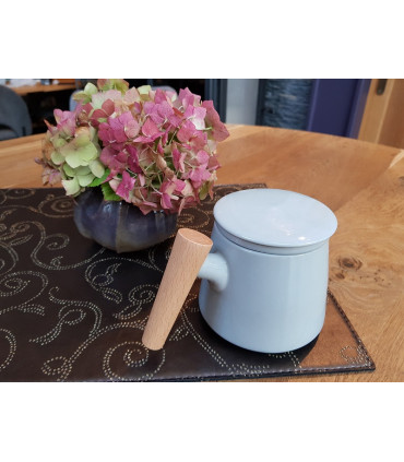 Tasse à thé en céramique avec couvercle
